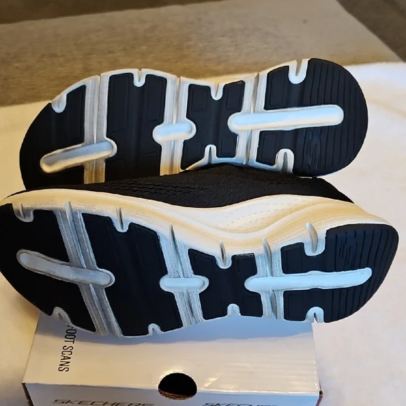 Skechers Arch Fit Red Box - Picture 10 of 11